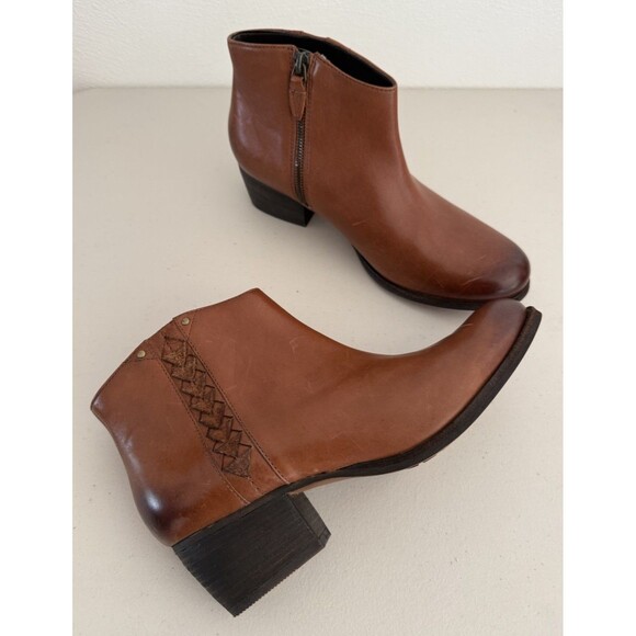 Clarks Maypearl Fawn  Ankle Boots Women Size 9  Brown Leather Block Heel - Picture 10 of 10